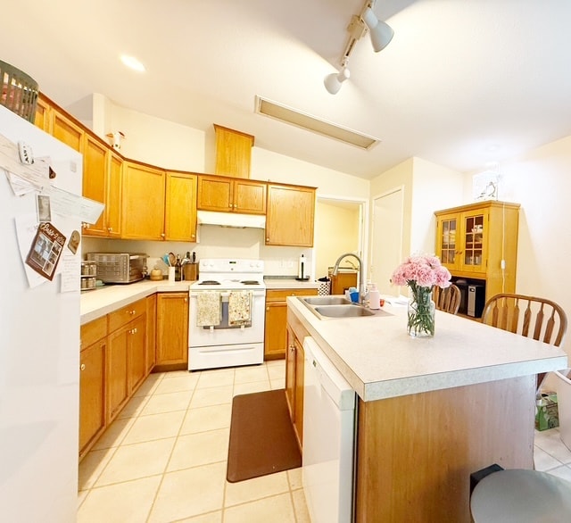 Building Photo - 360 E Rasor Rd