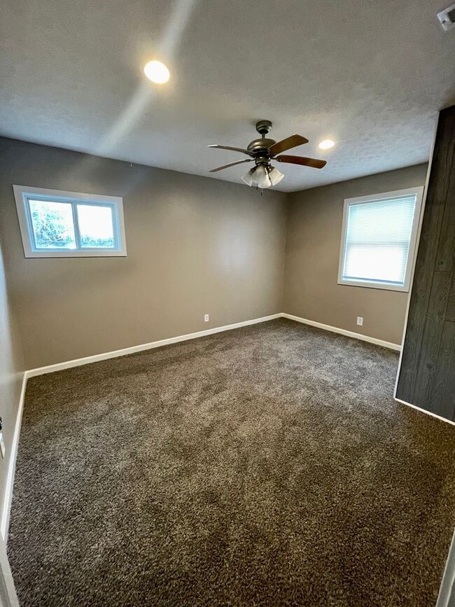 Building Photo - Charming 3-Bedroom, 1.5 Bath Home with Bon...