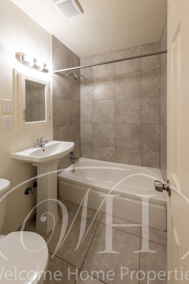 Building Photo - Newly Remodeled Single Family Home