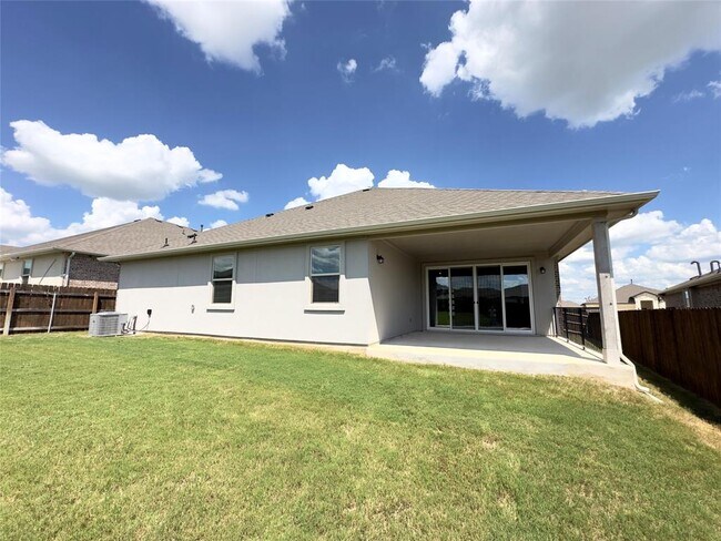 Building Photo - 17916 Umberto Dr