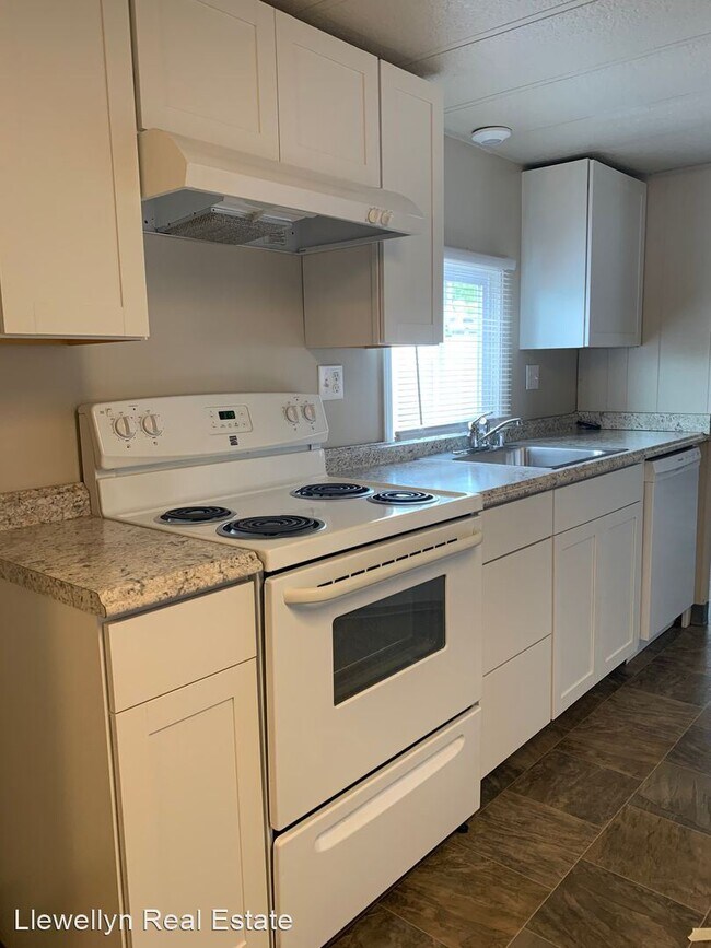 Building Photo - 2 br, 2 bath House - 24307 24th Ave S
