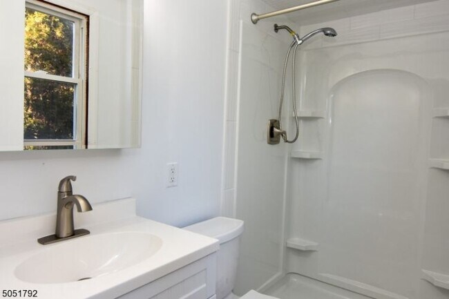 Building Photo - 311 Temple Pl