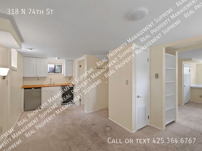 Building Photo - 318 N 74th St