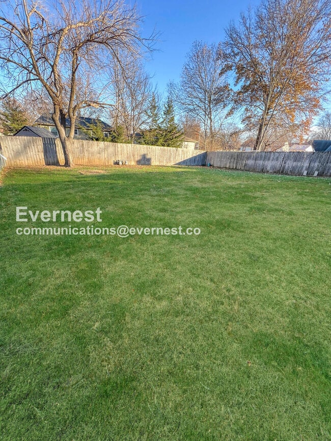 Building Photo - 13033 S Cardiff St