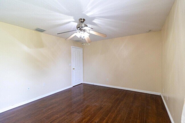 Building Photo - 3631 SW Kasin St