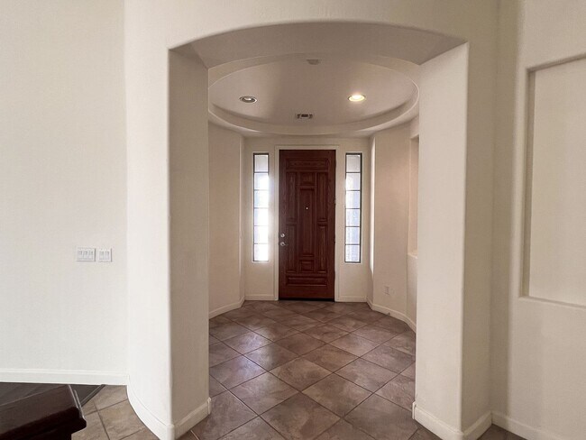 Building Photo - 4 Bed + Office | 3 Bath | 3-Car Garage | E...
