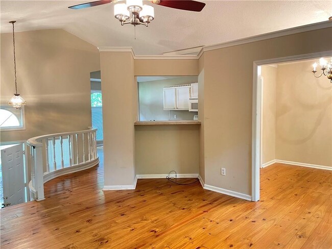 Building Photo - 324 King James Dr