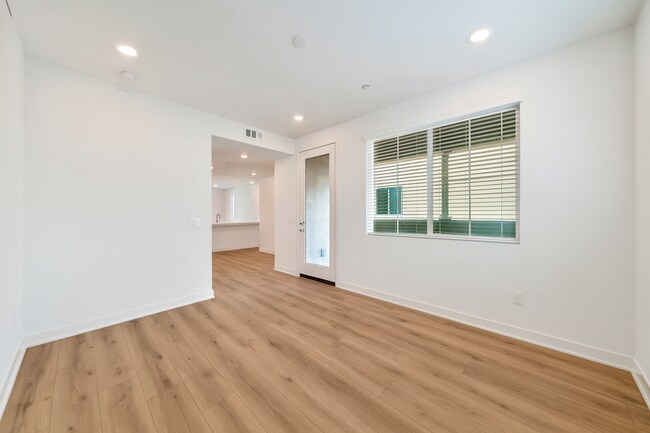Building Photo - 142 Juniper Dr