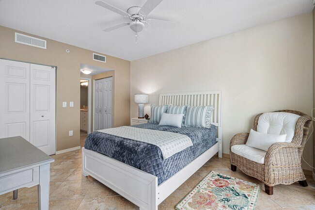 Building Photo - 700 E Boynton Beach Blvd