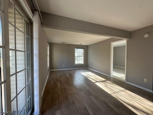 Building Photo - 95 Jamestown Rd