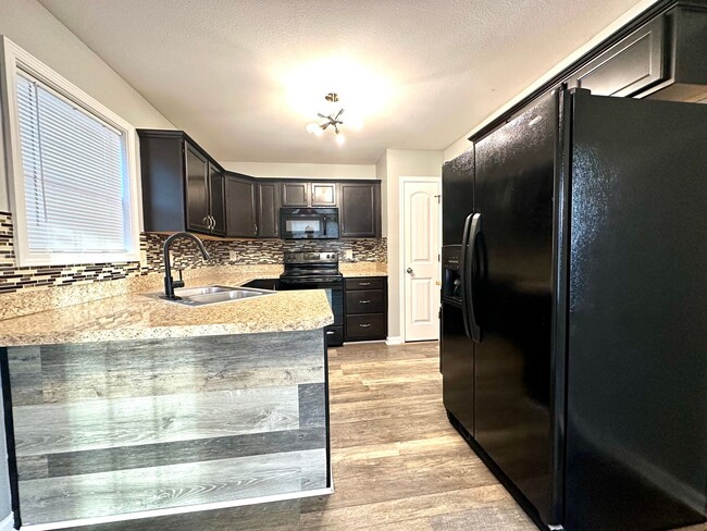 Building Photo - 1192 Meachem Dr