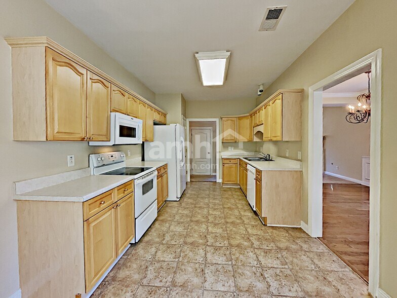 Building Photo - 316 Astor Way