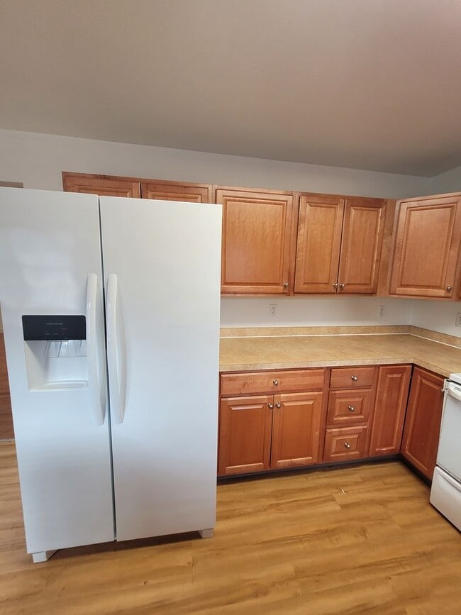 Building Photo - 4BD/2BA, 1850 SQ FT Duplex located in the desirable Washburne District - MOVE IN SPECIAL $500 Off!