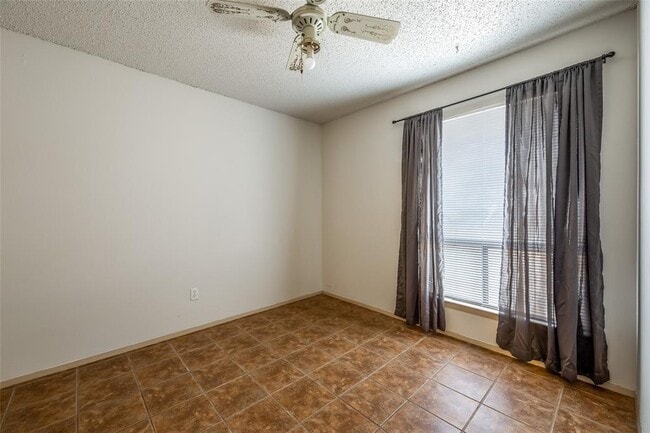 Building Photo - 1006 Silbury Dr