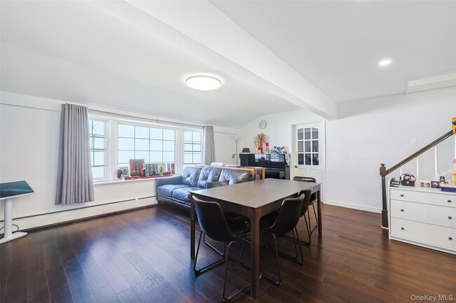 Building Photo - 80 Cypress Ln E