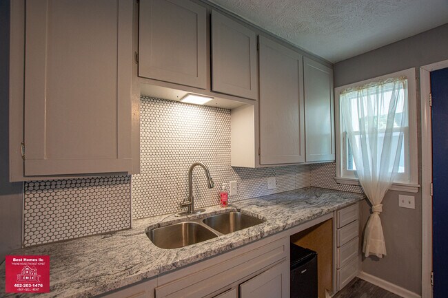 Building Photo - 1422 N 38th St