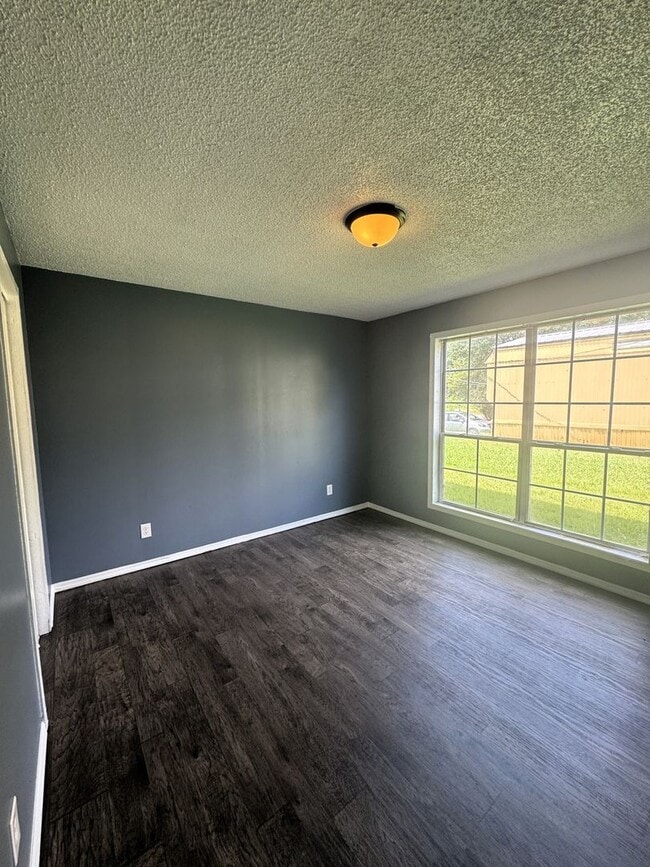 Building Photo - Available For Immediate Move-In!