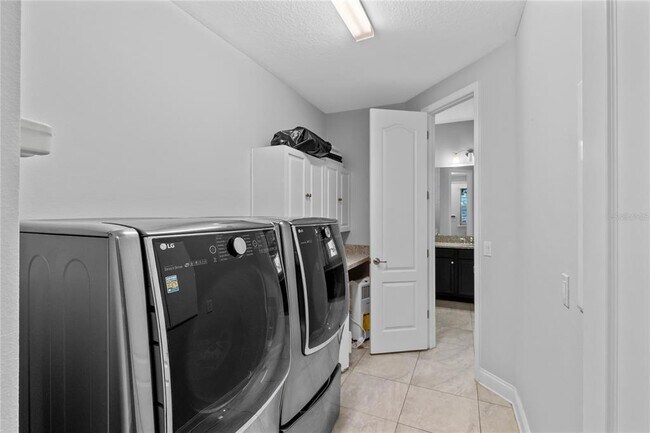 Building Photo - 9077 Neher St