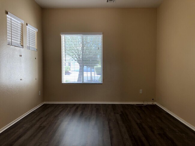 Building Photo - 1204 E Malibu Sands Ave