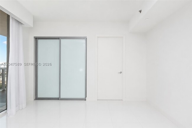 Building Photo - 17201 Collins Ave