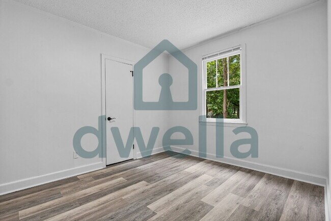 Building Photo - Completely Renovated 3-Bedroom Home | Stunning Kitchen | Convenient Sumter Location