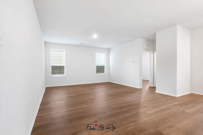 Building Photo - 279 Zuma Dr