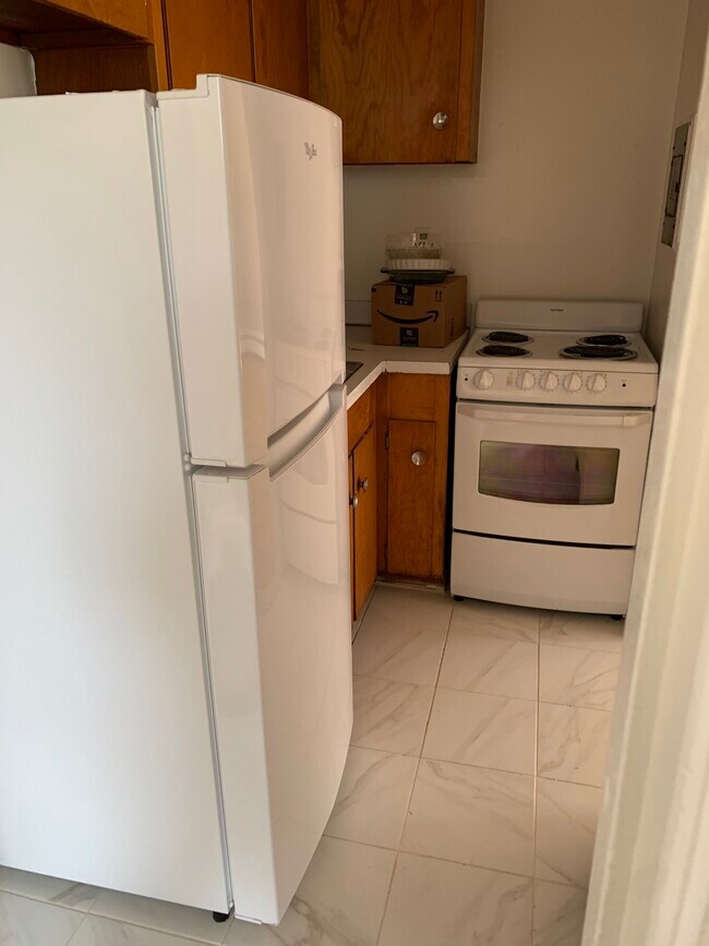 Building Photo - 167 Pleasant St