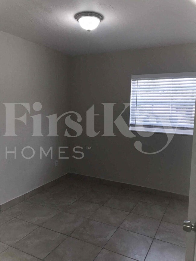 Building Photo - 240 N 69th Way