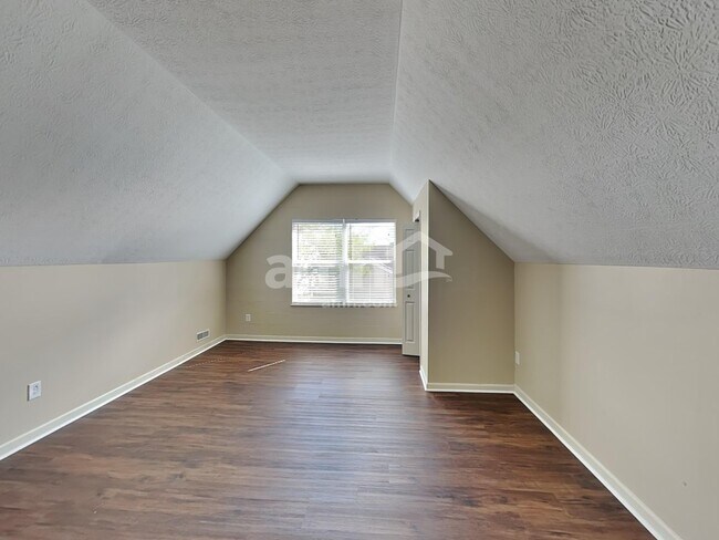 Building Photo - 7187 Normanton Dr