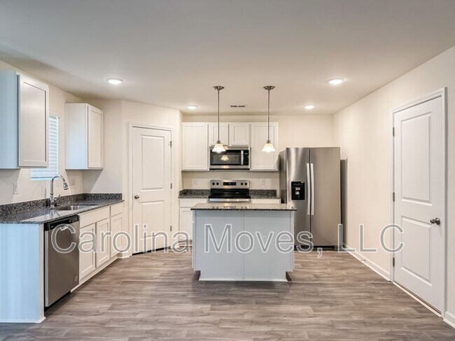 Building Photo - 6015 Willutuck Dr