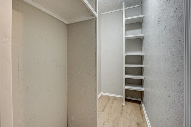 Building Photo - 2307 S 23rd St