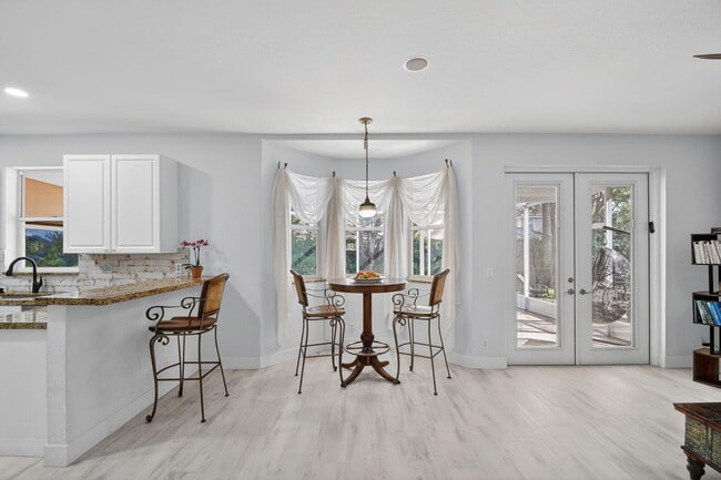 Building Photo - 1605 E Classical Blvd