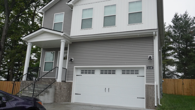 Primary Photo - 119 roadrunner Ct