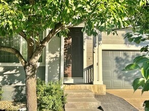 Building Photo - 230 Bonanza Dr