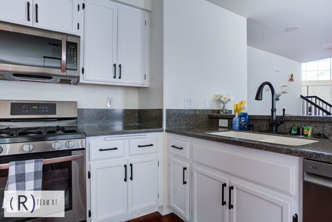 Building Photo - A Bright and Cozy Home with 3 Bedroom and 2 Bathroom with a Loft