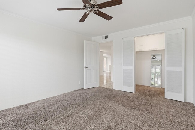 Building Photo - 7814 E MacKenzie Dr