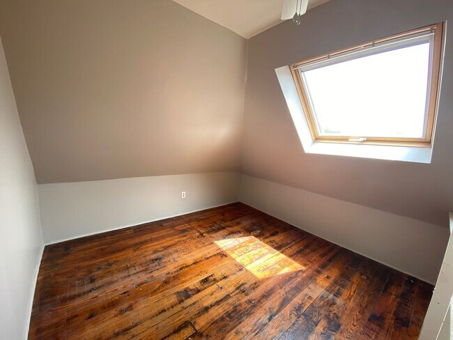 Building Photo - Hunter Ave 1444-1446 MLR (LH2)