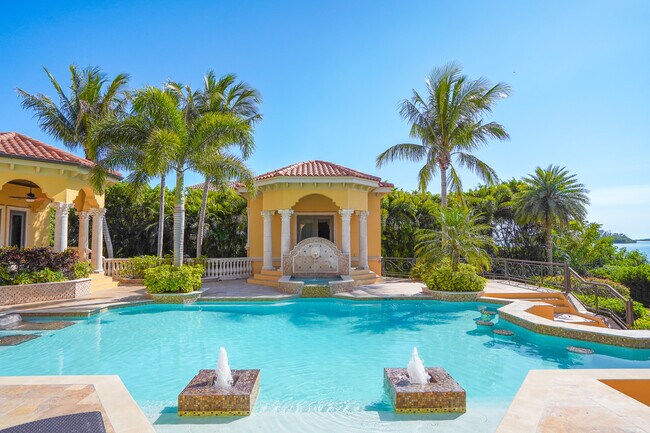 Building Photo - 1363 Oceanview Dr
