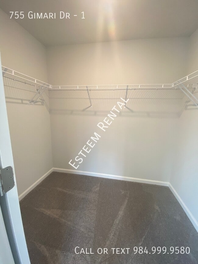 Building Photo - 755 Gimari Dr