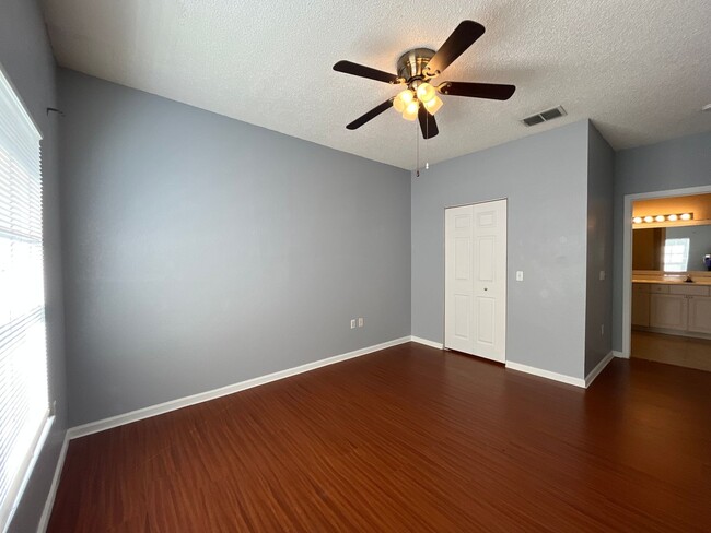 Building Photo - Lake Mary-Sanford area 2 bedroom 2 bath co...