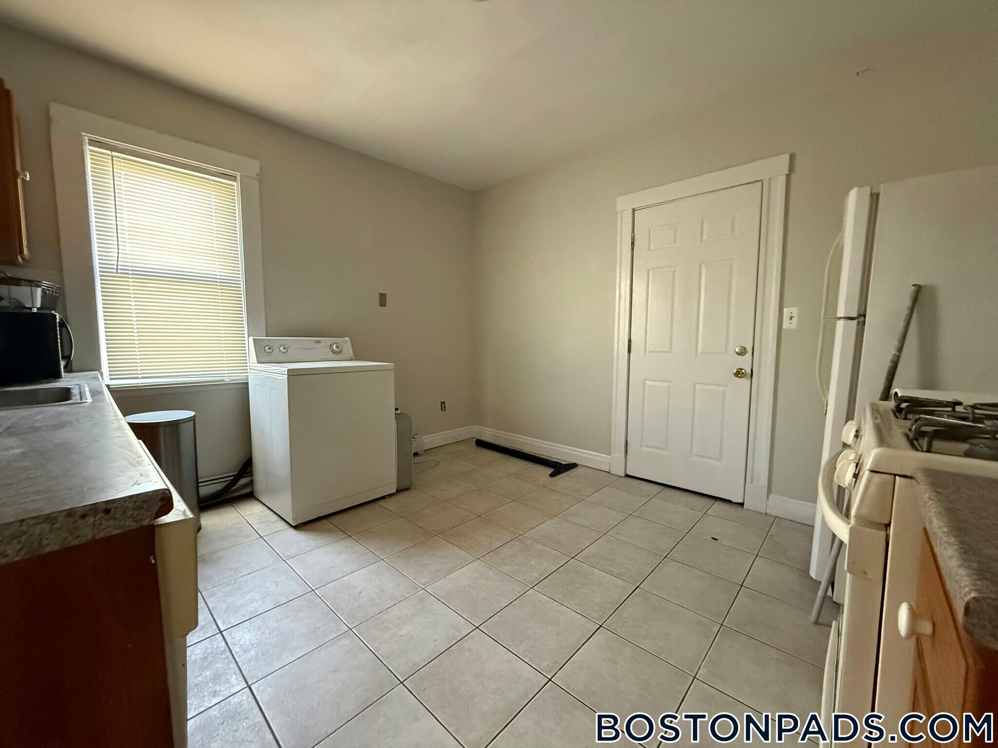 Building Photo - 49 Conwell Ave