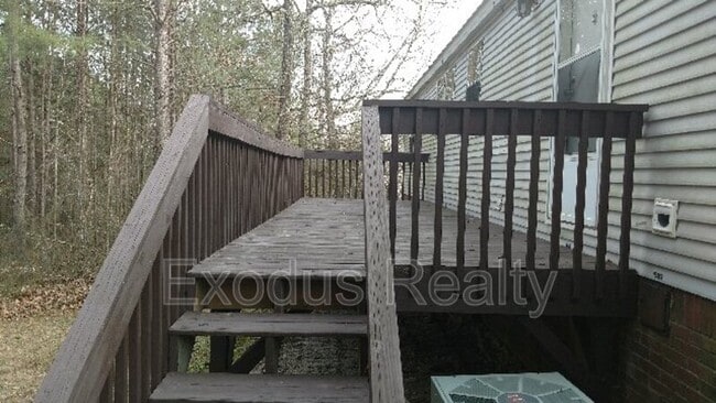 Building Photo - 433 Deer View