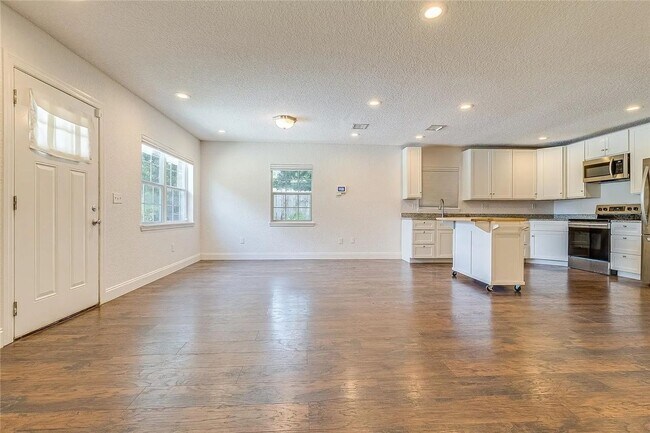 Building Photo - Charming 4BR House in Altamonte Springs