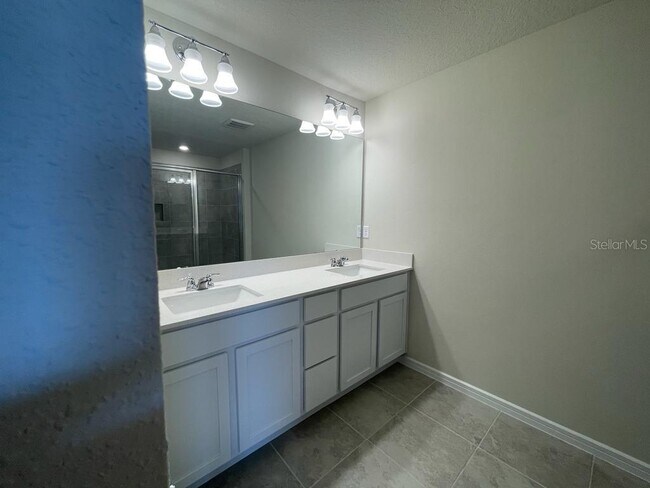 Building Photo - 1998 Canny Cv