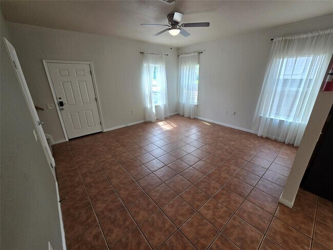 Building Photo - 1604 Singleton Ave