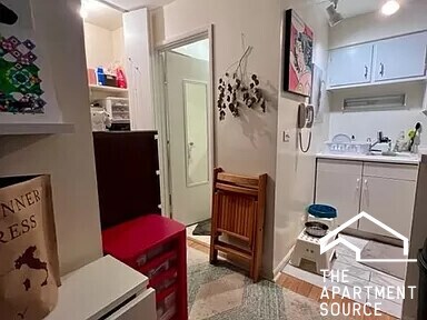 Building Photo - 744 W Gordon Terrace