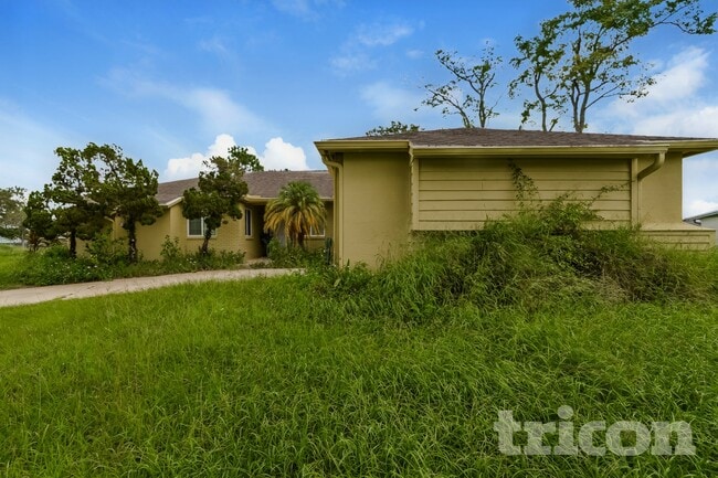 Building Photo - 3223 Lake Twylo Rd