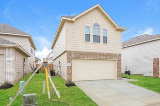 Building Photo - 2306 Redlove Dr
