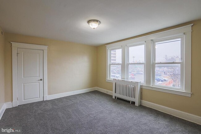 Building Photo - 8 Irving Pl