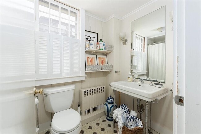 Building Photo - 115 John St